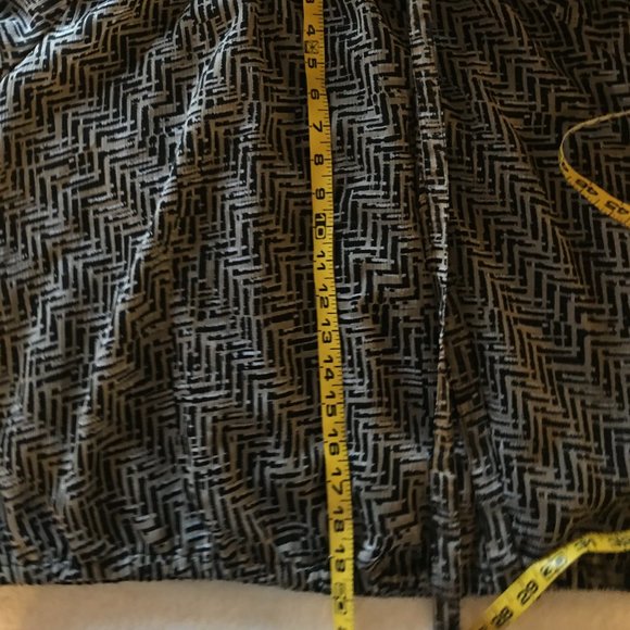 blouse - Picture 8 of 9